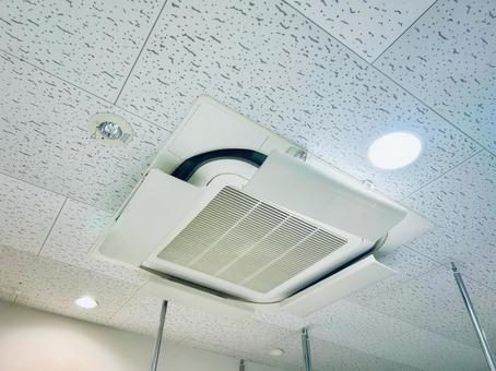 2025年10月21日 更新 設置前に確認！業務用天井エアコン導入でよくある失敗とその回避策